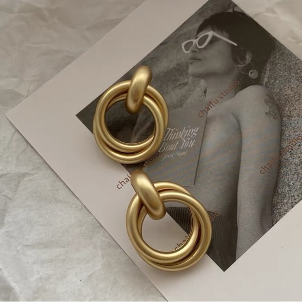 earrings - Picture 1 of 11